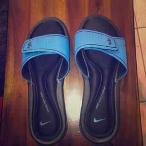 Nike slides-comfort footbed